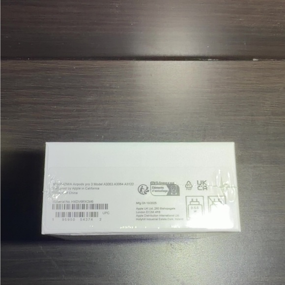 AirPod Pro Gen 3’s - Picture 3 of 4